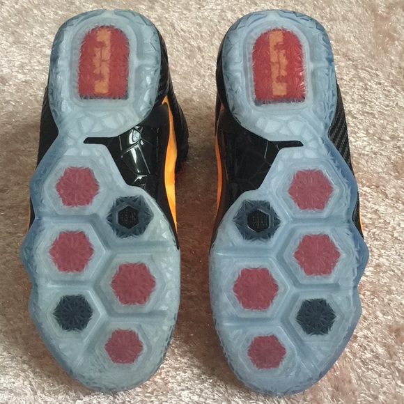 NIKE LeBron Xll - Picture 6 of 6